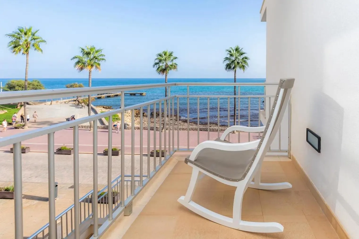 Apartamentos Alborada Cala Millor  İspanya